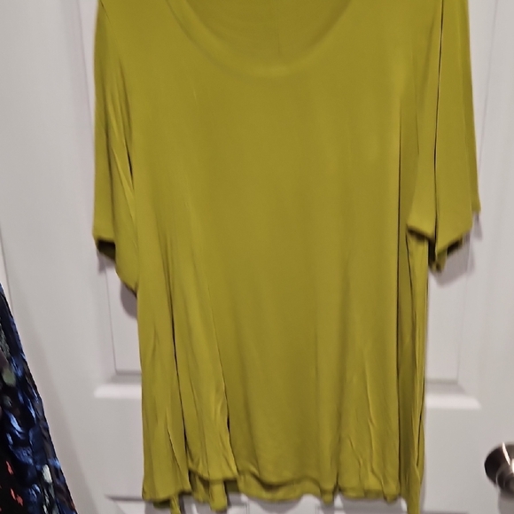 Kim & Cami Tops - Kim & Cami Chartreuse Short Sleeve Top